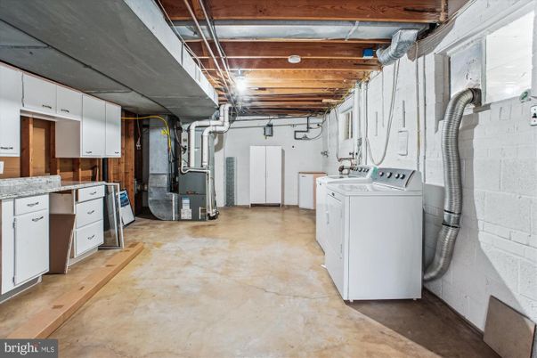 Interior, Washer, Wooden Beams