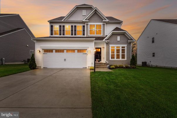 Attached, Exterior, Facade, Farmhouse