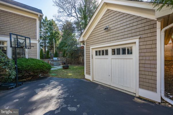 Detached Garage, Exterior