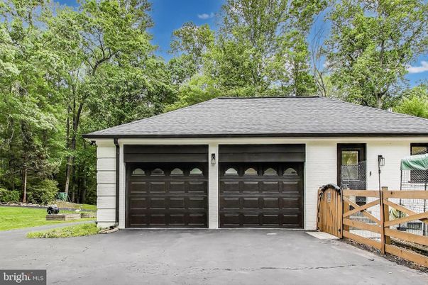 Detached Garage, Exterior