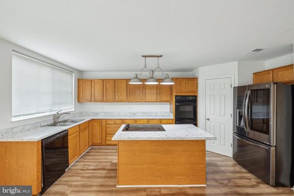 Interior, Kitchen, Pendant Lights, Wood Texture Flooring