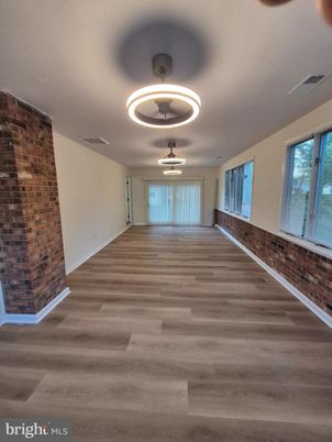 Interior, Pendant Lights, Wood Texture Flooring