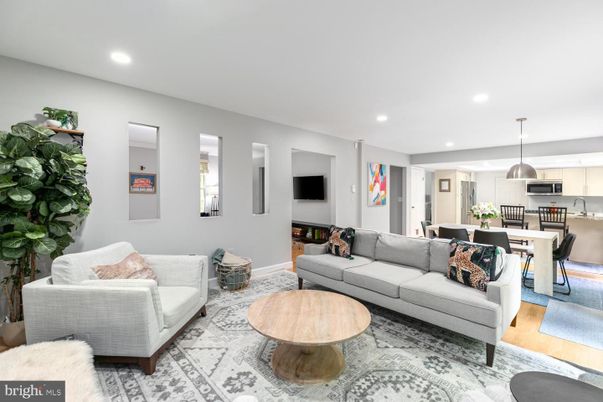 Dining room, Interior, Kitchen, Living room, Pendant Lights, Recessed Lighting, Stainless Steel Appliances, Wood Texture Flooring