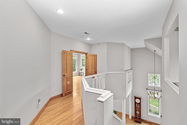 Interior, Pendant Lights, Recessed Lighting, Wood Texture Flooring
