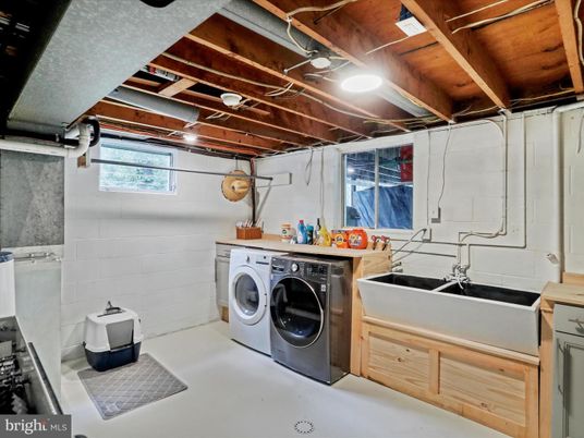 Interior, Washer, Wooden Beams, Wooden Ceilings