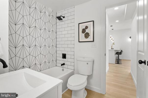 Bathroom, Interior, Pendant Lights, Recessed Lighting, Wood Texture Flooring