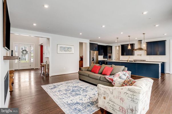 Interior, Kitchen, Living room, Pendant Lights, Recessed Lighting, Stainless Steel Appliances, Wood Texture Flooring