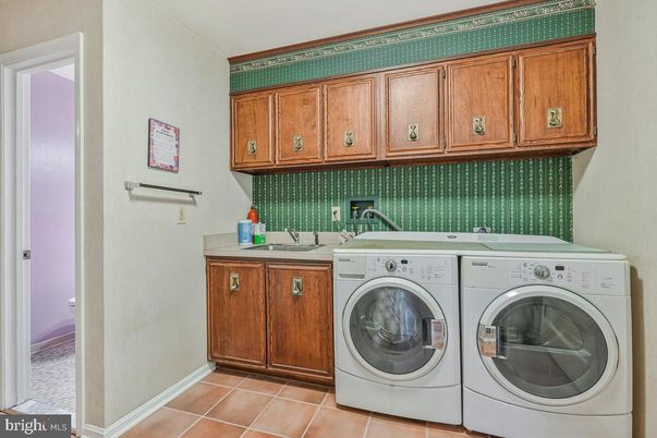 Interior, Washer