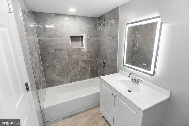 Bathroom, Interior, Recessed Lighting, Wood Texture Flooring