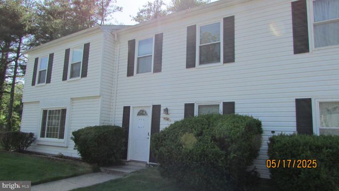 Exterior, Facade, Rowhouse