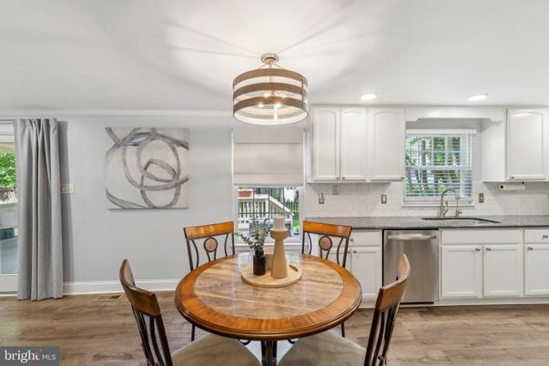 Dining room, Interior, Kitchen, Pendant Lights, Recessed Lighting, Wood Texture Flooring