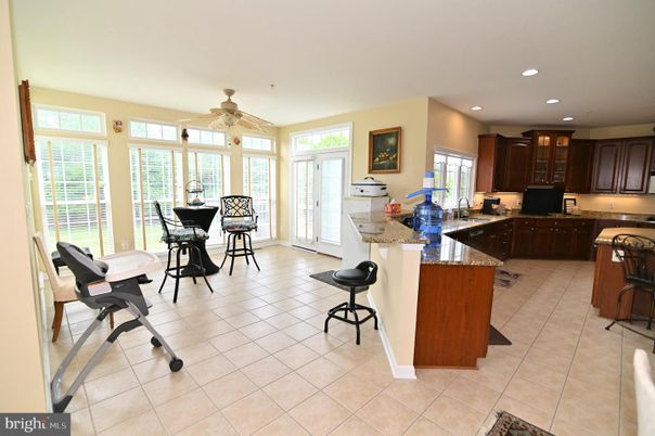 Dining room, Interior, Kitchen, Recessed Lighting