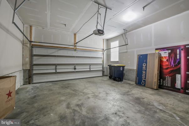 Garage, Interior