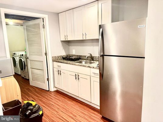Interior, Washer, Wood Texture Flooring