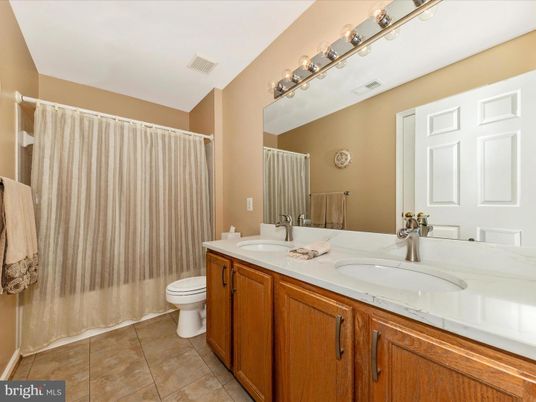 Bathroom, Dual Sink Vanities, Interior