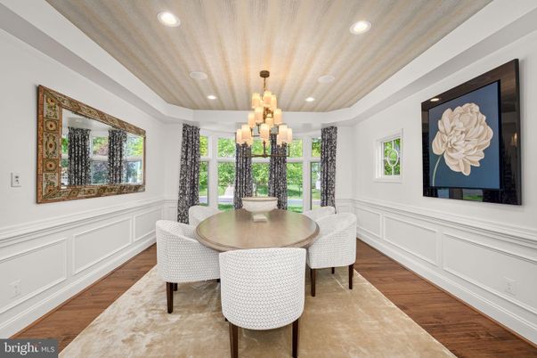 Chandelier, Dining room, Interior, Recessed Lighting, Wood Texture Flooring