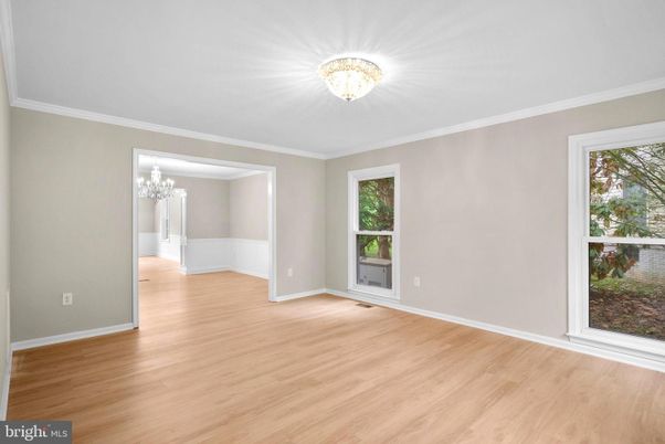 Chandelier, Empty room, Interior, Wood Texture Flooring