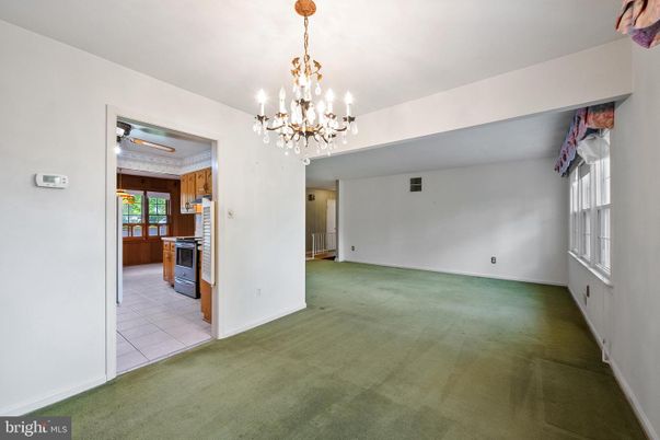 Chandelier, Empty room, Interior, Kitchen
