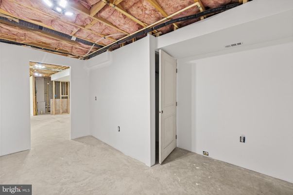 Empty room, Interior, Wooden Beams