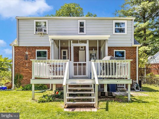 Exterior, Facade, Brick Facade, Raised Ranch