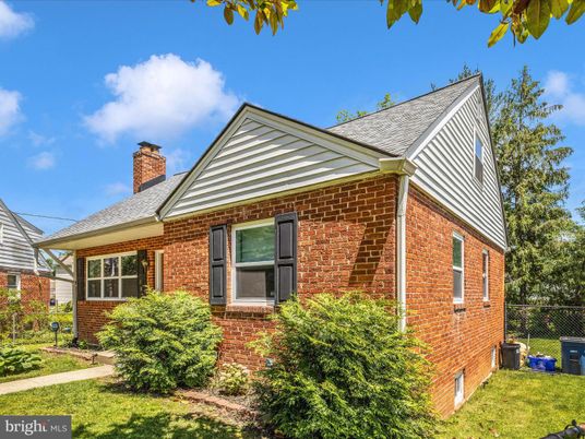 Exterior, Facade, Brick Facade, Cape Cod