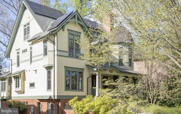 Exterior, Facade, Solar Panels, Queen Anne Victorian