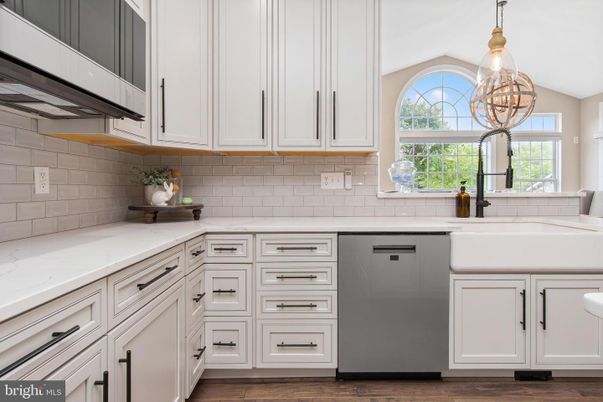 Chandelier, Interior, Kitchen, Pendant Lights, Wood Texture Flooring