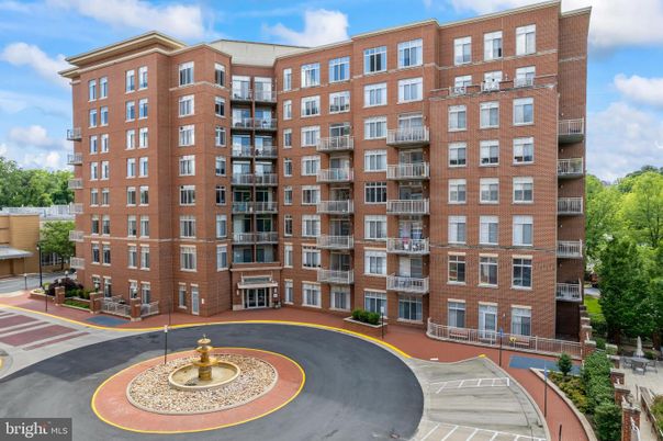 Exterior, Facade, Condo Building