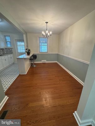 Chandelier, Empty room, Interior, Wood Texture Flooring