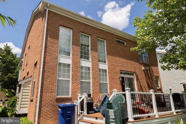 Exterior, Facade, Brick Facade, Rowhouse