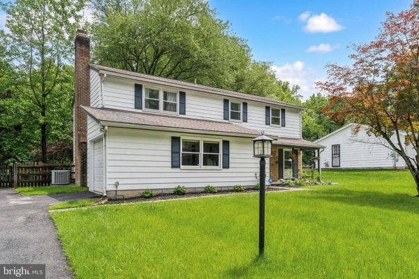 Backyard, Exterior, Facade, Split Level