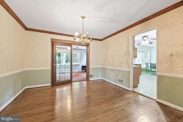 Chandelier, Empty room, Interior, Wood Texture Flooring