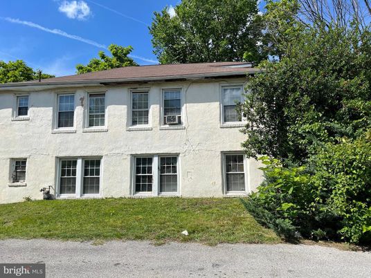 Exterior, Facade, Georgian