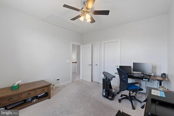 Home Office, Interior