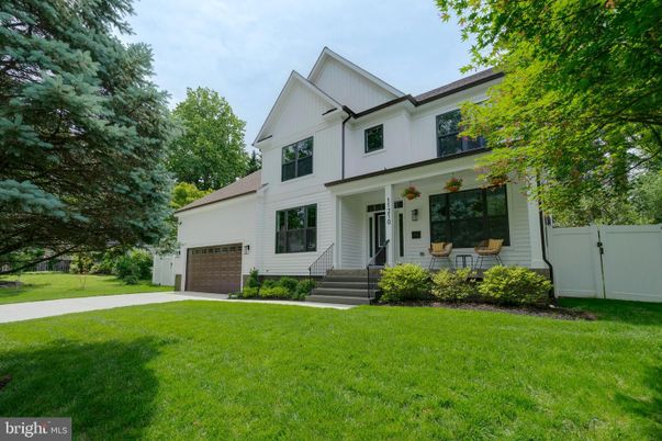 Attached, Exterior, Facade, Farmhouse