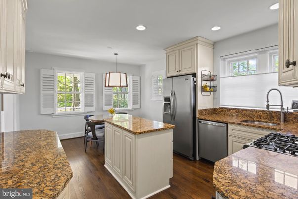 Dining room, Interior, Kitchen, Pendant Lights, Recessed Lighting, Wood Texture Flooring