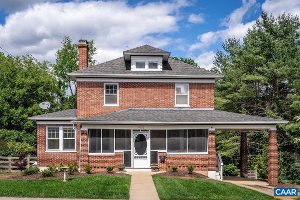 Exterior, Facade, Brick Facade, American Foursquare