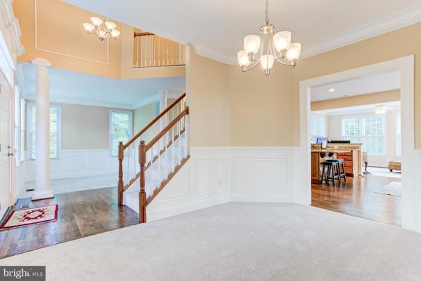 Chandelier, Dining room, Interior, Recessed Lighting, Wood Texture Flooring