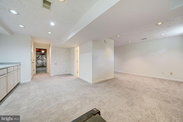 Empty room, Interior, Recessed Lighting