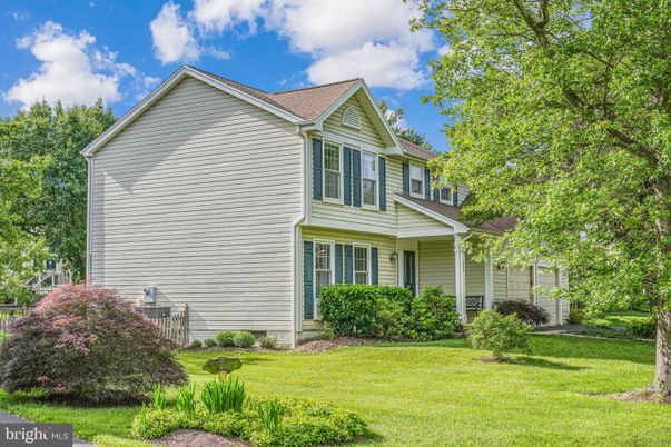 Backyard, Exterior, Facade, Queen Anne Victorian