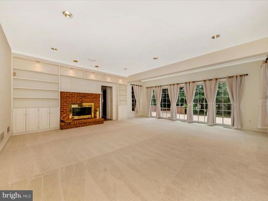 Empty room, Fireplace, Interior, Recessed Lighting
