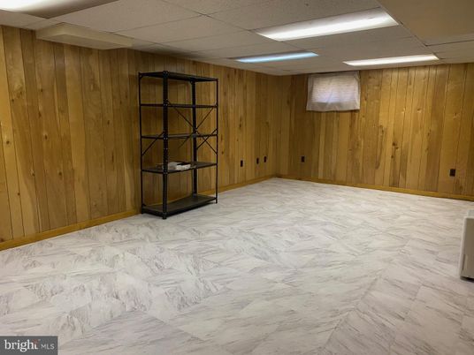 Empty room, Interior, Marble, Recessed Lighting, Wooden Walls