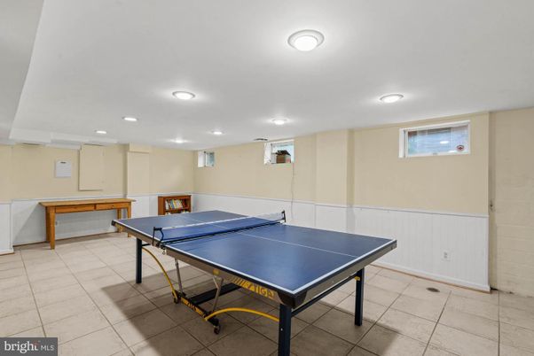 Game Room, Interior, Recessed Lighting