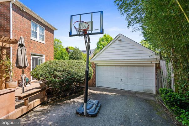 Detached Garage, Exterior