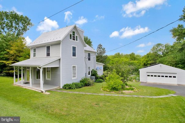 Backyard, Detached Garage, Exterior