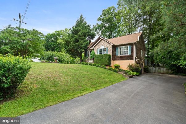 Backyard, Exterior, Facade, Brick Facade, Cape Cod