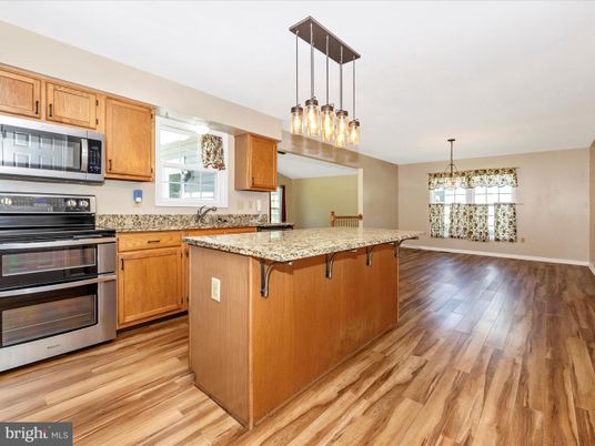 Interior, Kitchen, Pendant Lights, Wood Texture Flooring