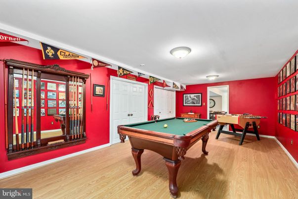 Billiard Table, Game Room, Interior, Wood Texture Flooring