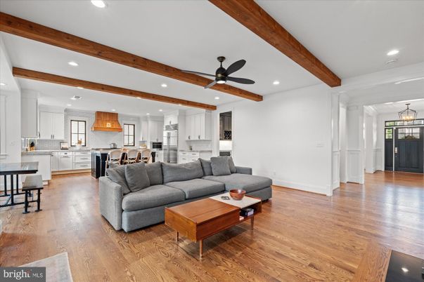 Interior, Kitchen, Living room, Pendant Lights, Recessed Lighting, Wooden Beams, Wood Texture Flooring