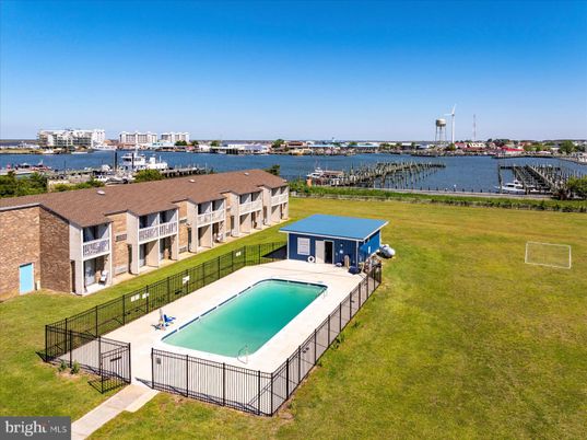 Exterior, Pool, Water
